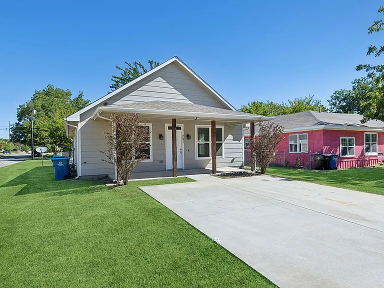 731 W Bond St — Photo 4