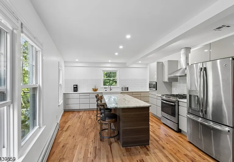 12 Forest Ave — Photo 21