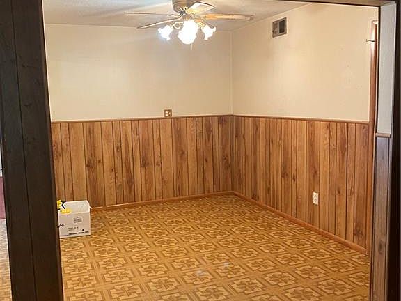 4th image of 3504 SE 27th St