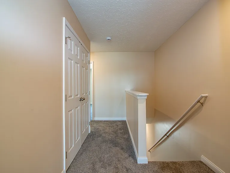 203 Dixon Cir — Photo 33
