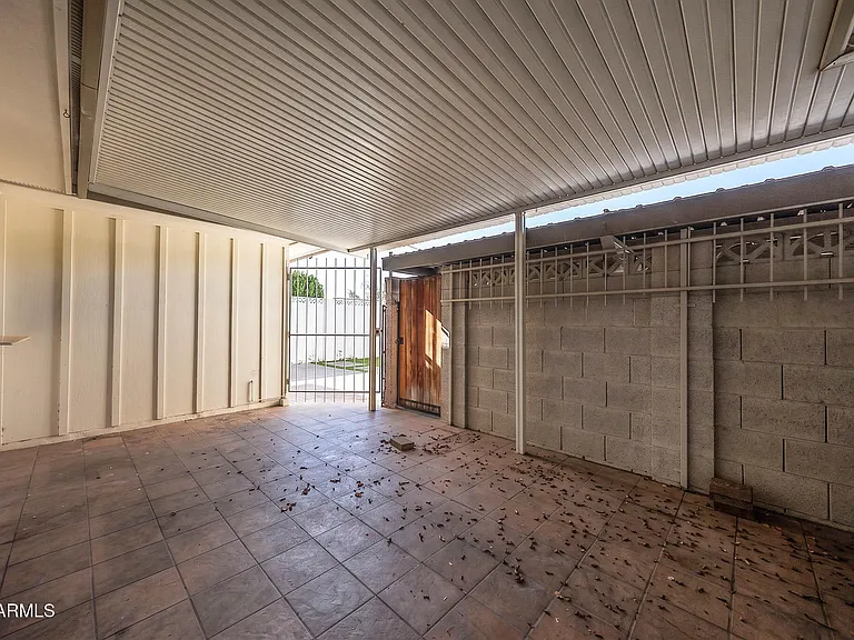 1803 W Maryland Ave — Photo 33