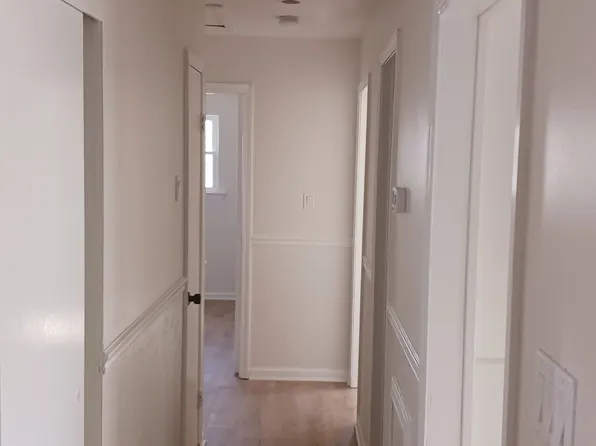 12 Edgebrooke Way, Newark, DE 19702