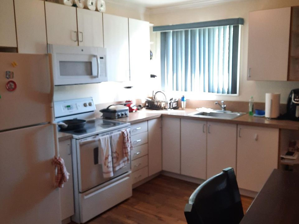 1st image of 313 Copiague Pl