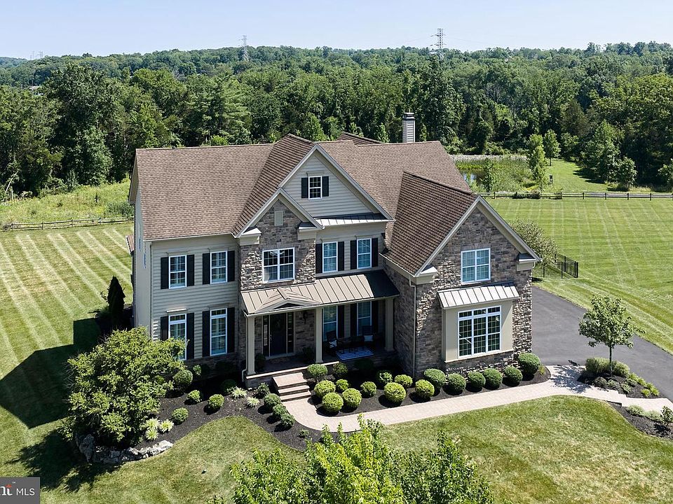 1st image of 3829 Parkside Dr