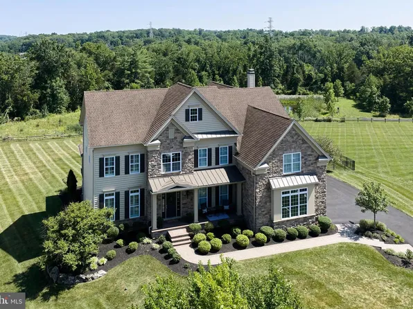 3829 Parkside Dr, Furlong, PA 18925