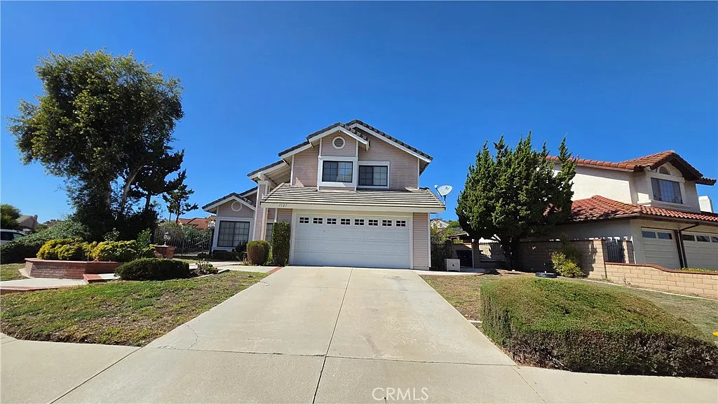 3 bed, 2.5 bath, 1759 sqft, $3,850 — Photo 1