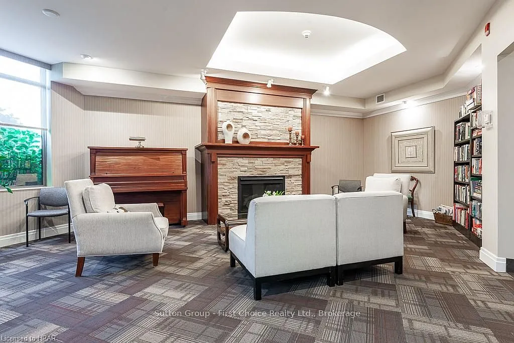 2 bed, $1,900 — Photo 4