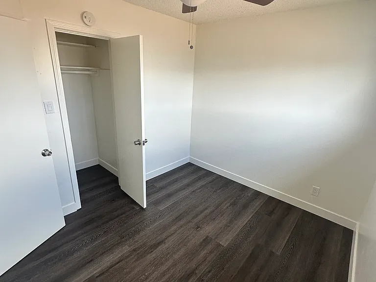 141 Daisy Ave #D — Photo 6