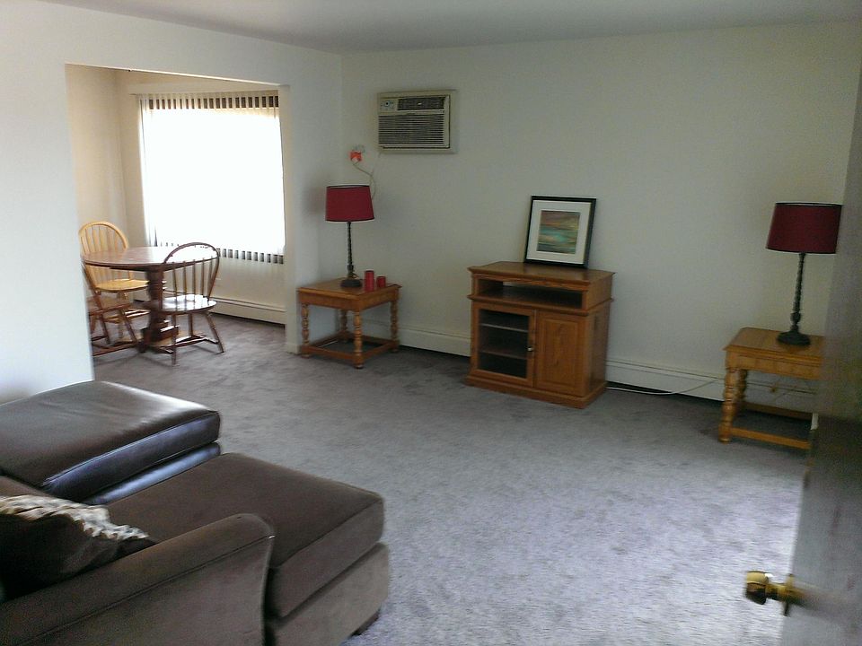 2nd image of 9422 S 78th Ct APT 3N