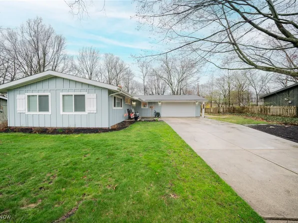 549 Edinborough Dr, Bay Village, OH 44140