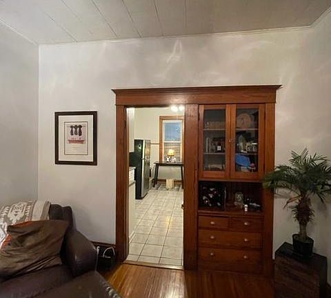 5th image of 1234 N Wood St #2