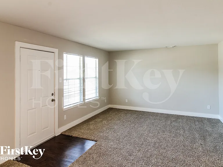 19419 Green Chase Ln — Photo 2
