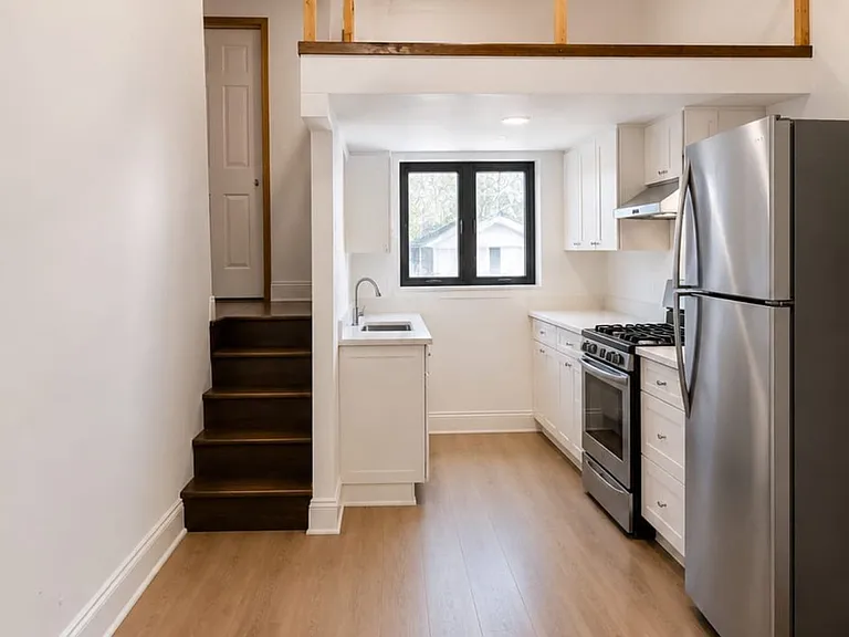 21 Scarboro Ave #GARAGE CONVERSION — Photo 3