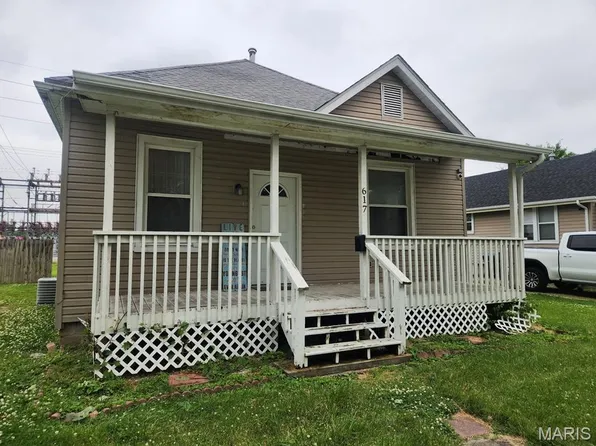 617 N 2nd St, Dupo, IL 62239