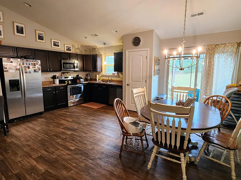 612 Sandstone Dr — Photo 6