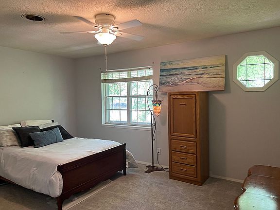 2nd image of 8517 Greenbrier Dr