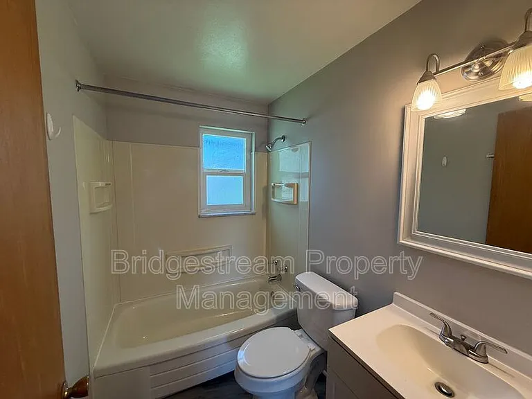 92 W Franklin St #3 — Photo 2