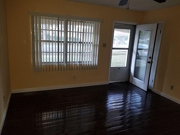3rd image of 310 Olmstead Pl