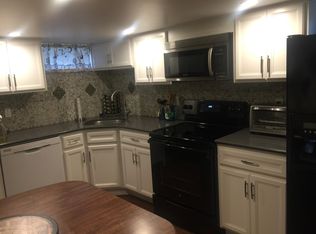 11 Manning Ter, Newport, RI 02840