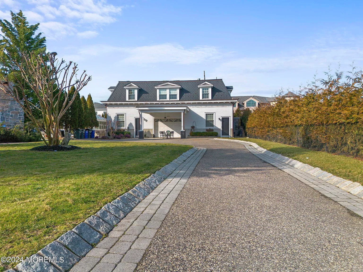 4 bed, $3,200 — Photo 1