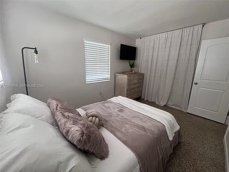 9840 SW 165th Ter — Photo 11