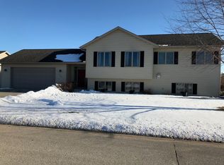106 Penn Dr, Saint Charles, MN 55972