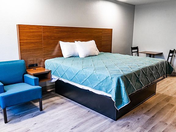 3rd image of 300 Merchant Dr #206