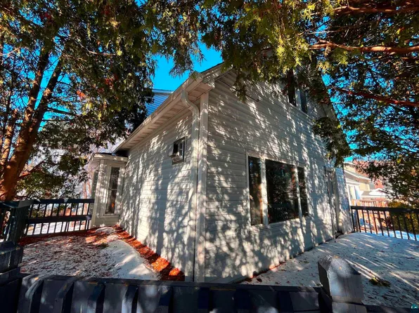 2229 W 7th St, Duluth, MN 55806