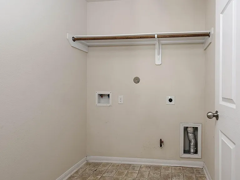 9960 Hyacinth Way — Photo 14