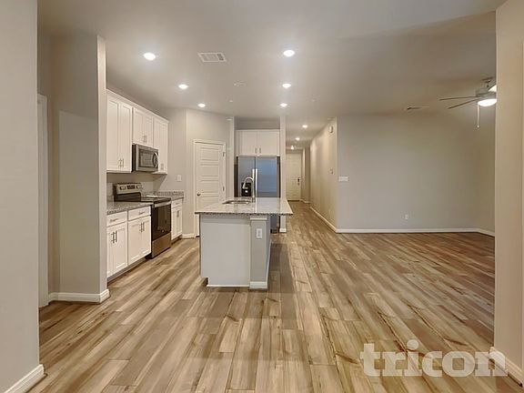 4th image of 13615 Emerson Way