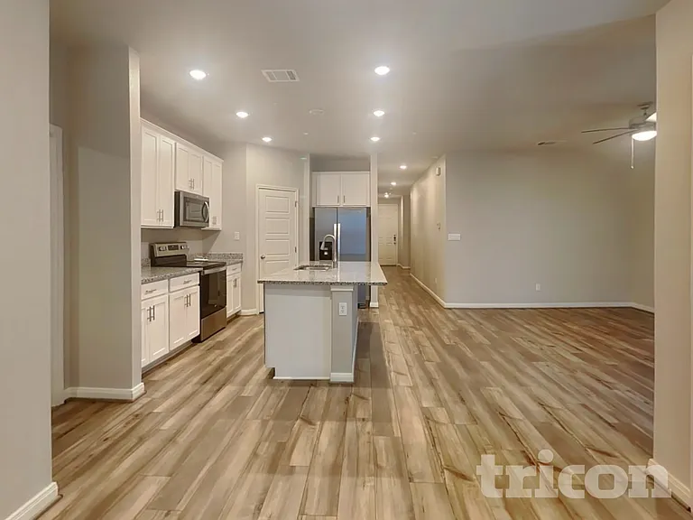 13615 Emerson Way — Photo 4
