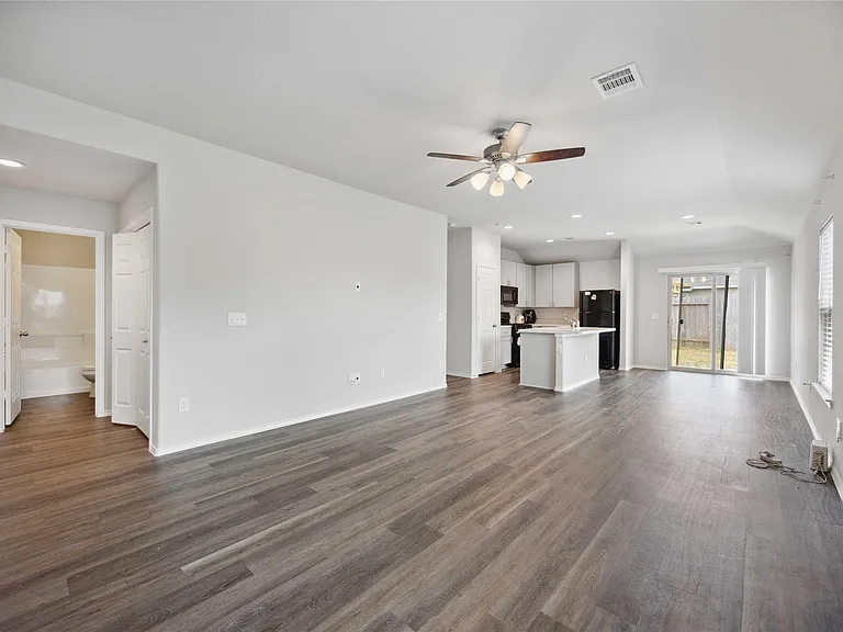 7907 Hollow Root Ln — Photo 3