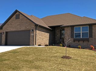 1528 S Ledgestone Ave, Springfield, MO 65807