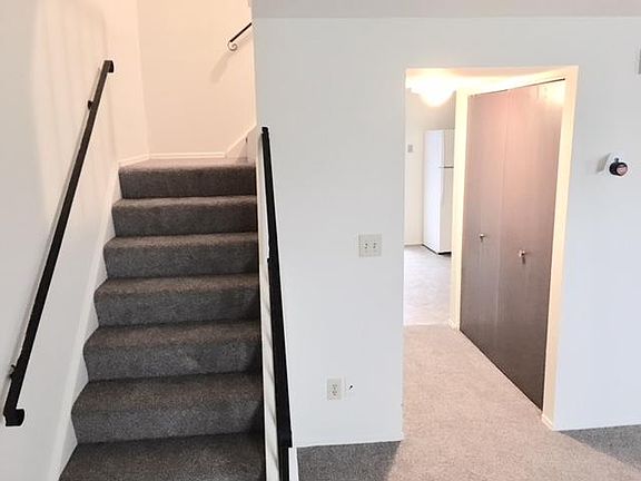 4th image of 8223 Mount Carmel St