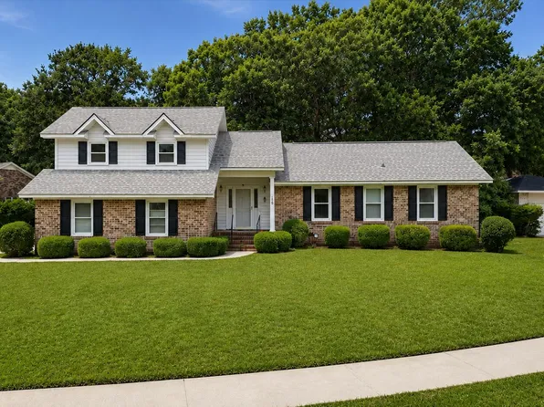 126 Fox Chase Dr, Goose Creek, SC 29445