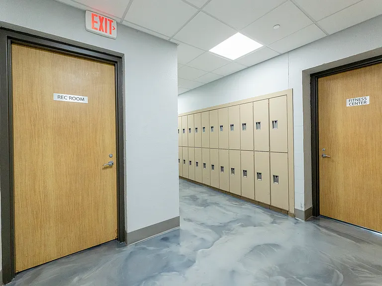 625 Summit St — Photo 16