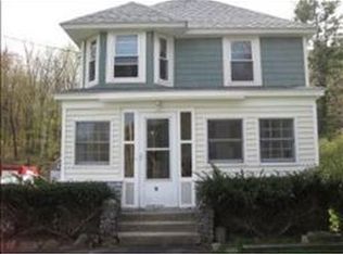 11 Amesbury Rd, Newton, NH 03858