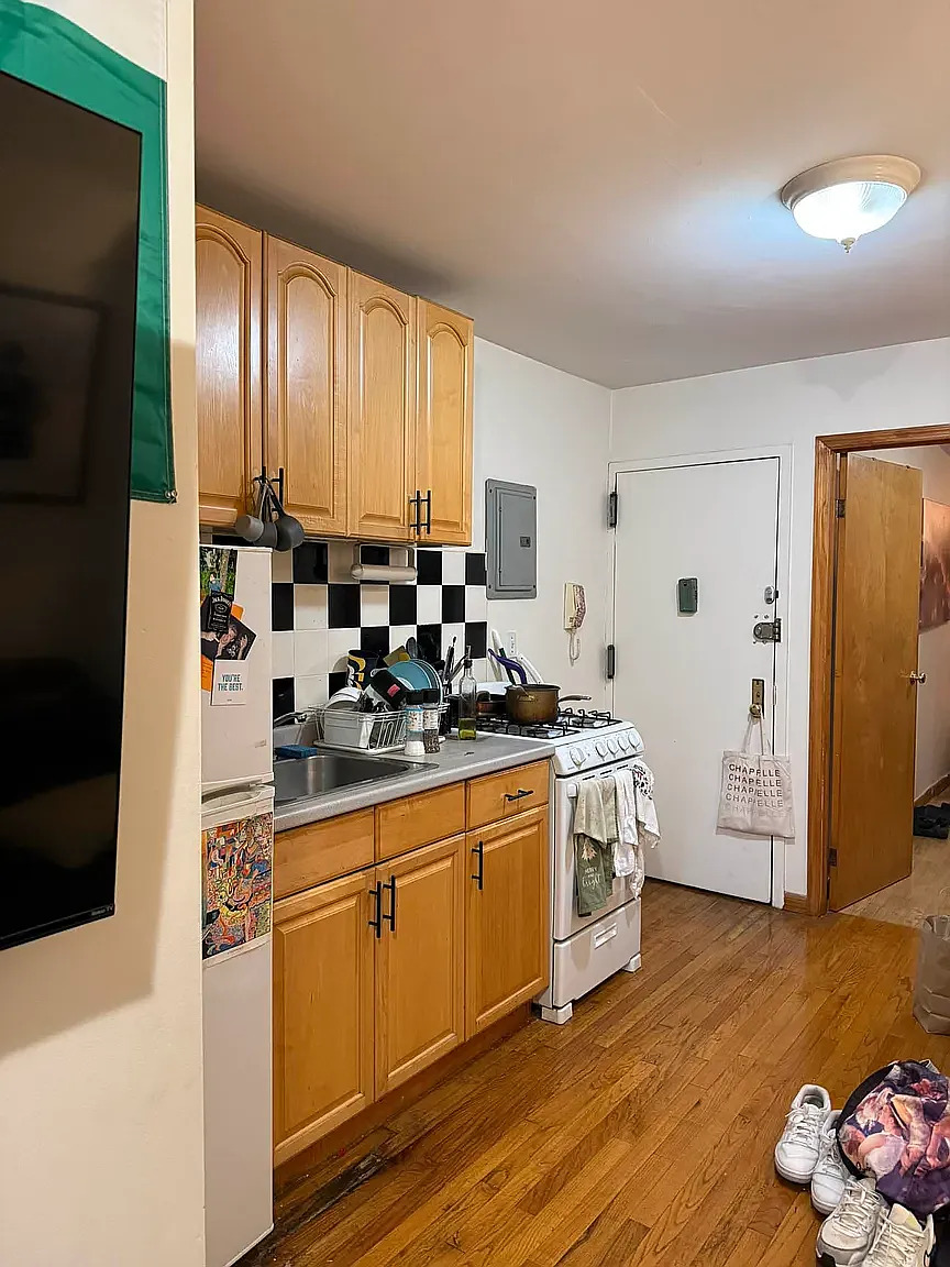 242 East 3rd Street — Photo 3