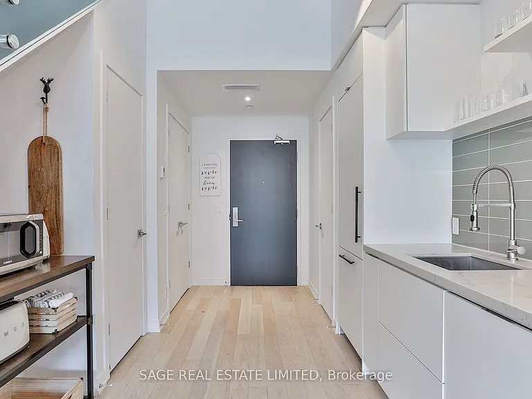 35 Wabash Ave #110 — Photo 5
