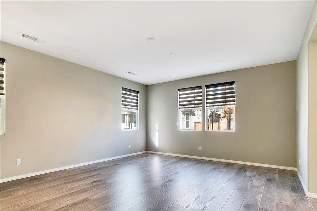 3 bed, 2.5 bath, 2033 sqft, $3,500 — Photo 4