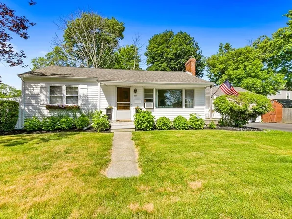 19 Butternut Ln, Rockland, MA 02370