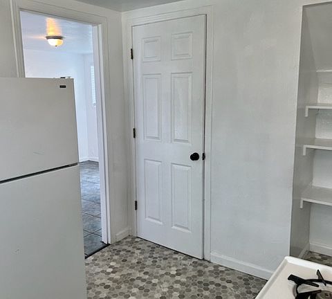 3rd image of 484 River Loop 1