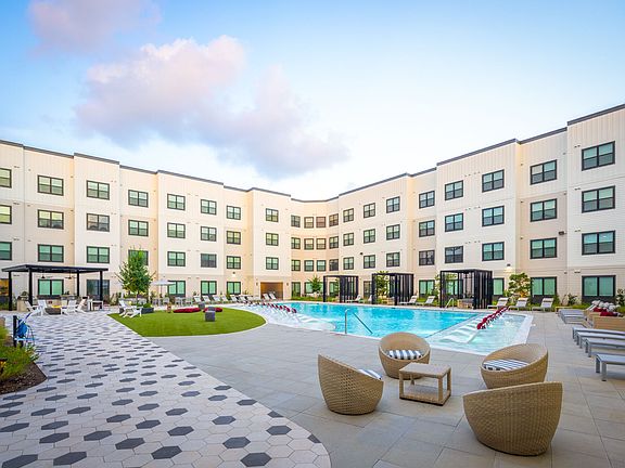 Broadstone Amelia apartments community photo