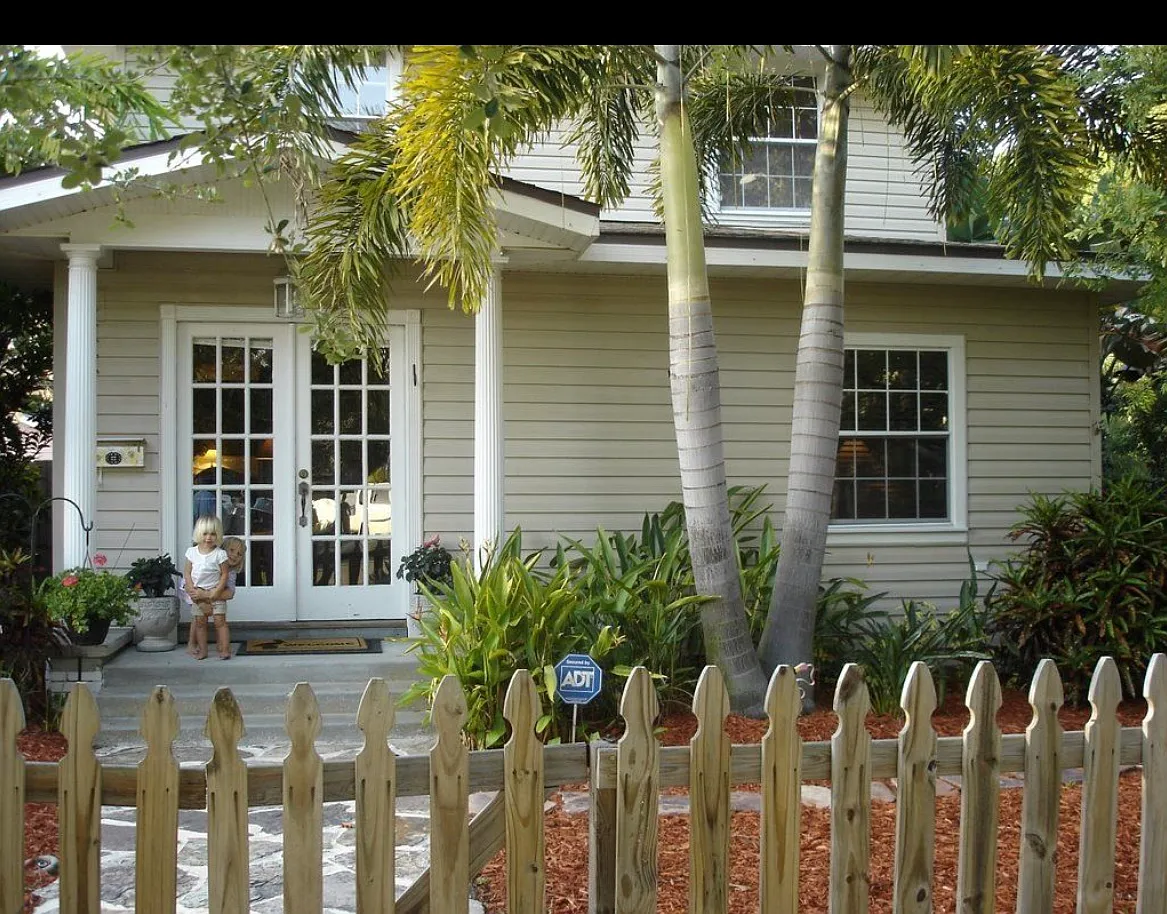 3 bed, 2.5 bath, 2088 sqft, $4,300 — Photo 2