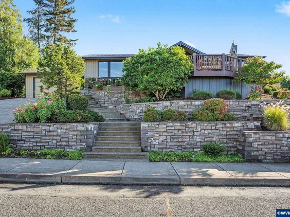 3674 Burning Tree Dr S, Salem, OR 97302