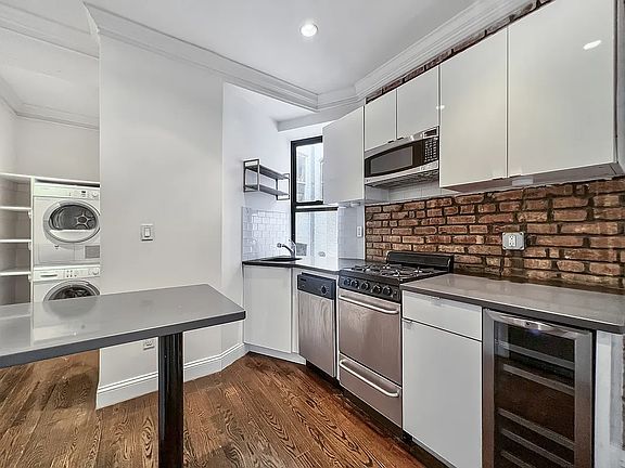 4th image of 54 E 3rd St APT 19