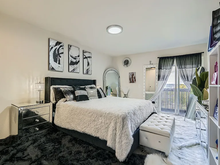 1425 S Puget Dr #301 — Photo 9