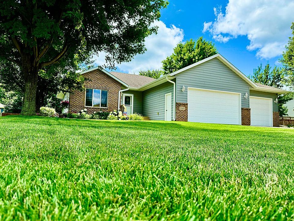 Beautiful landscaping!!