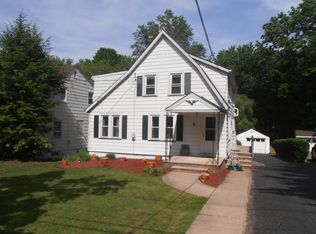 8 Lake Valley Rd, Morristown, NJ 07960