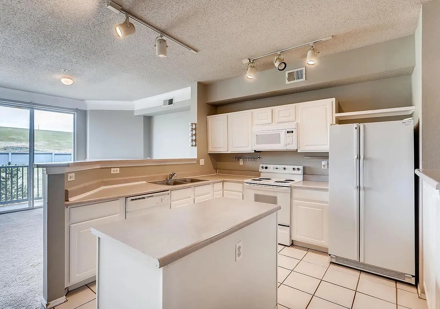 Spacious 2-Bedroom, 2-Bath Condo with Community Gym in Superior — Photo 3